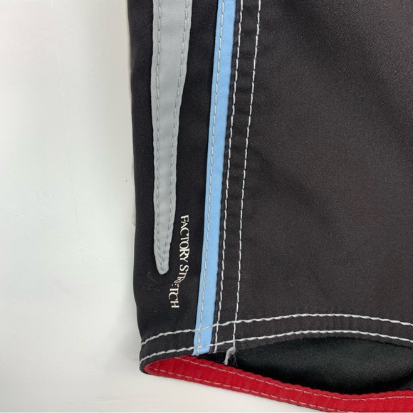 Billabong Men's Board Short Size 33 color black with billabong accesory tool - Picture 5 of 15